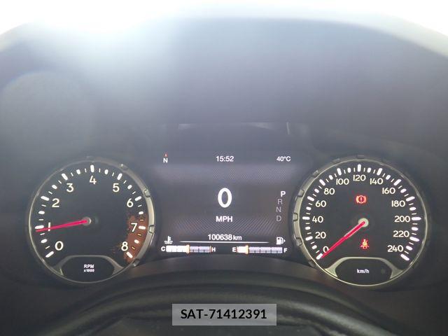 Jeep RENEGADE 2017-10 8158617-12