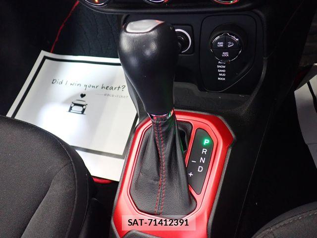 Jeep RENEGADE 2017-10 8158617-15