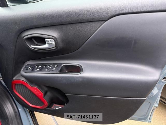 Jeep RENEGADE 2016-10 8314914-18