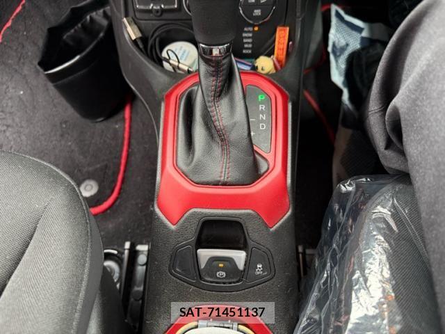 Jeep RENEGADE 2016-10 8314914-21
