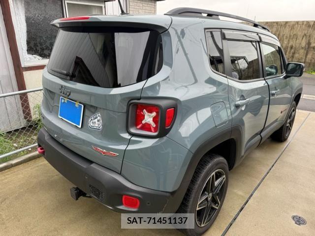 Jeep RENEGADE 2016-10 8314914-4