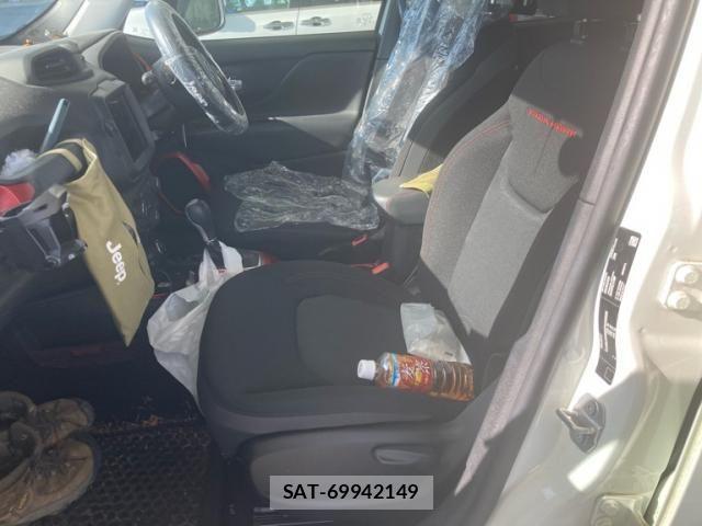 Jeep RENEGADE 2020-06 8371750-11