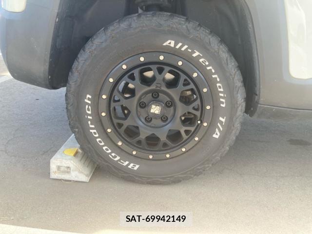 Jeep RENEGADE 2020-06 8371750-7