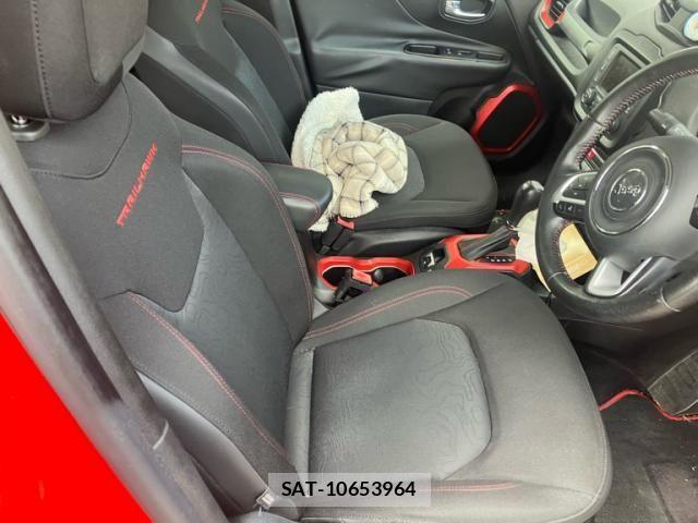 Jeep RENEGADE 2015-10 8562238-11