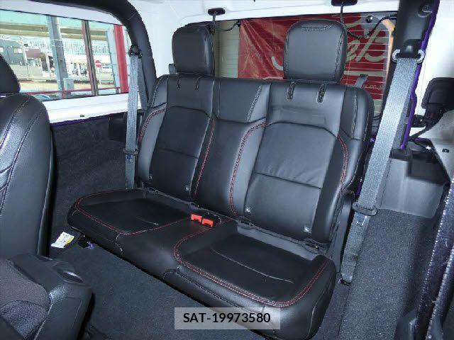 Jeep WRANGLER 2023-06 820421-19