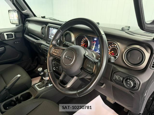 Jeep WRANGLER 2019-11 7392461-1