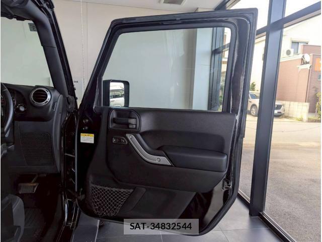 Jeep WRANGLER 2017-03 8130712-10