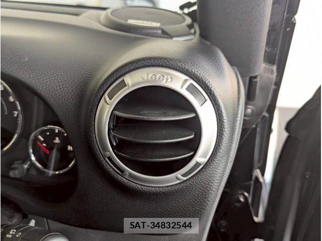 Jeep WRANGLER 2017-03 8130712-16