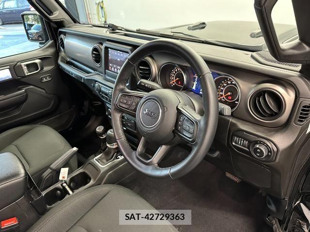 Jeep WRANGLER 2021-04 1040791-1