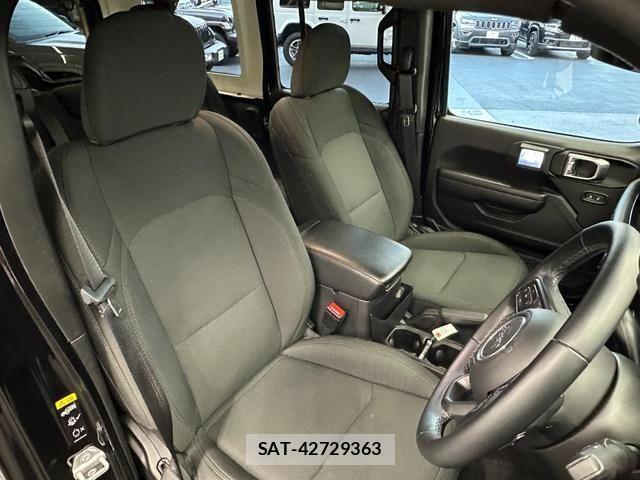Jeep WRANGLER 2021-04 1040791-3