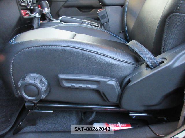 Jeep WRANGLER 2025-01 1302367-13