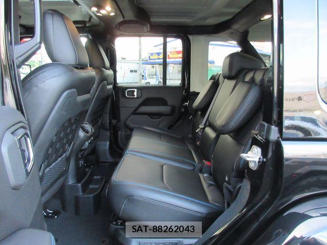 Jeep WRANGLER 2025-01 1302367-16