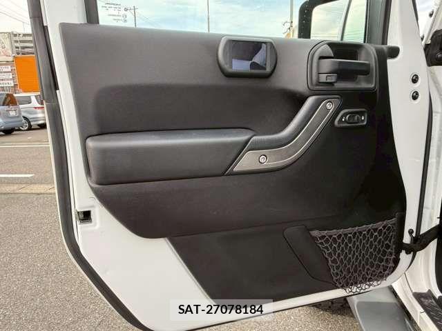 Jeep WRANGLER 2015-09 6683822-18