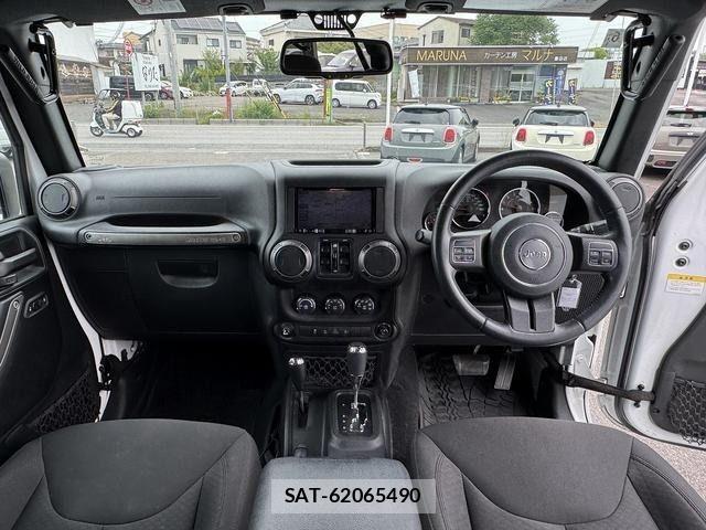 Jeep WRANGLER 2018-06 6815400-1