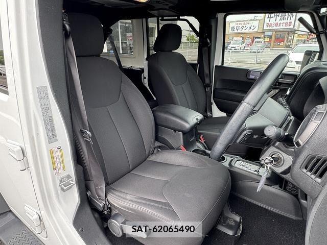 Jeep WRANGLER 2018-06 6815400-8