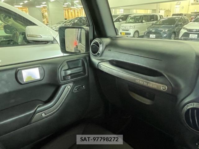 Jeep WRANGLER 2018-05 7724435-24