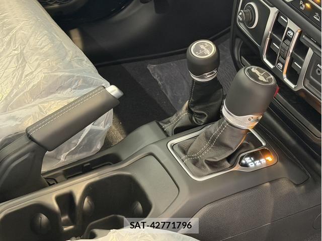 Jeep WRANGLER 2026-04 7962151-11