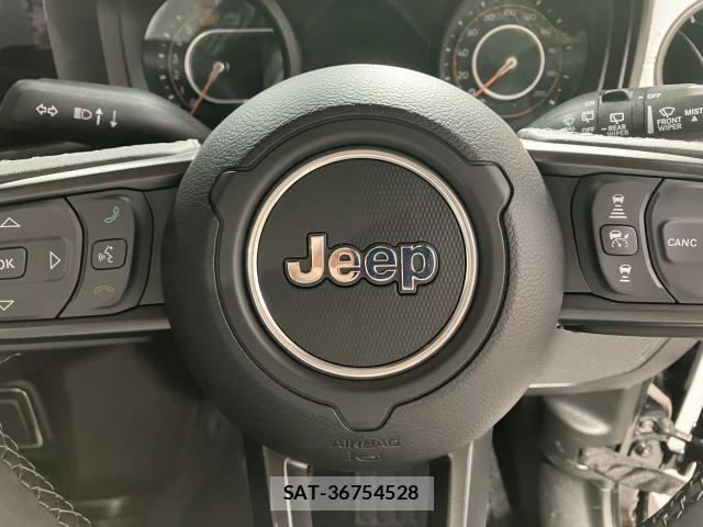 Jeep WRANGLER 2026-03 8130720-17