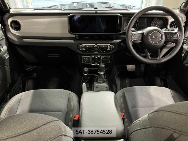 Jeep WRANGLER 2026-03 8130720-1