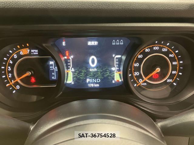 Jeep WRANGLER 2026-03 8130720-23