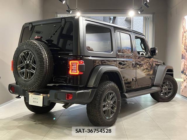 Jeep WRANGLER 2026-03 8130720-5