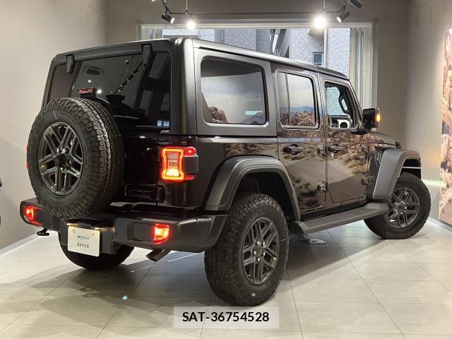 Jeep WRANGLER 2026-03 8130720-6