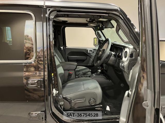 Jeep WRANGLER 2026-03 8130720-7