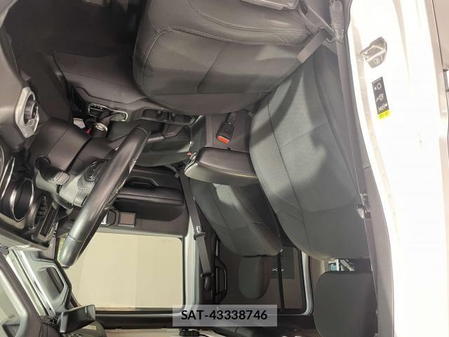 Jeep WRANGLER 2021-07 8130730-1