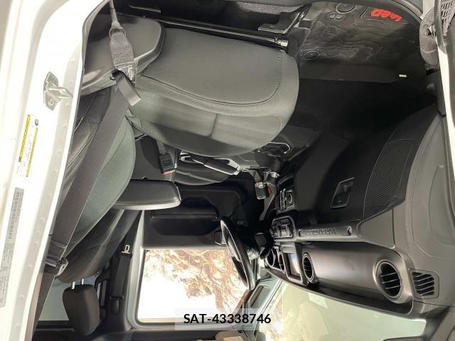 Jeep WRANGLER 2021-07 8130730-29