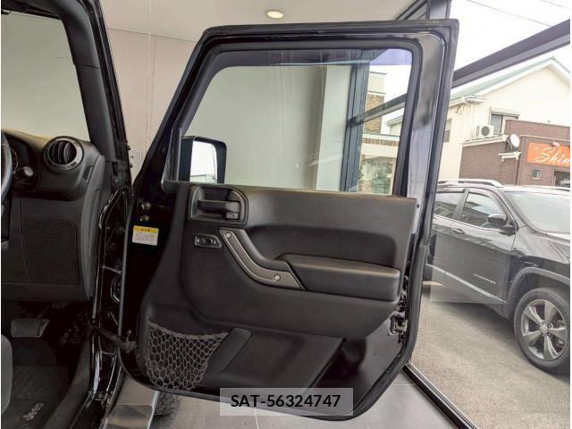 Jeep WRANGLER 2017-03 8130768-14