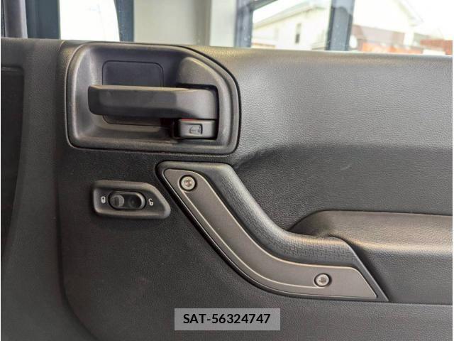 Jeep WRANGLER 2017-03 8130768-15