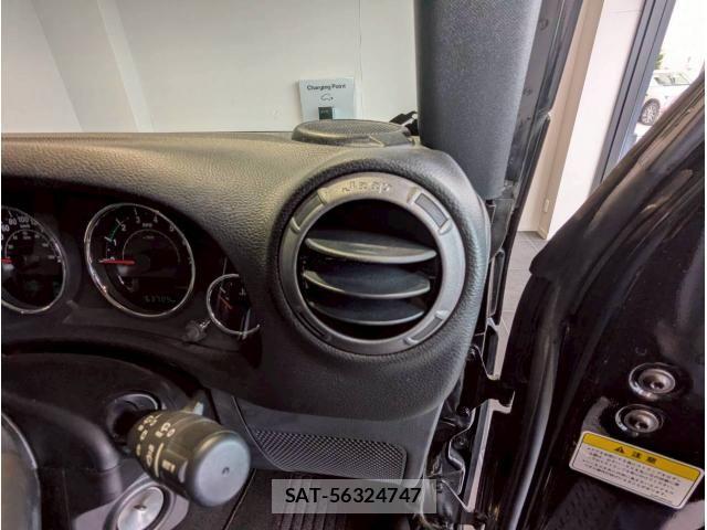 Jeep WRANGLER 2017-03 8130768-19
