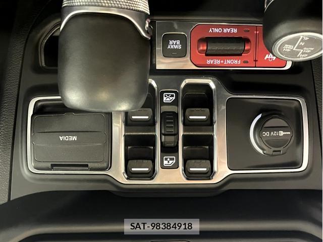 Jeep WRANGLER 2023-06 8130723-24