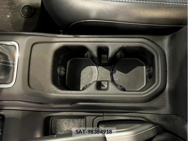 Jeep WRANGLER 2023-06 8130723-26