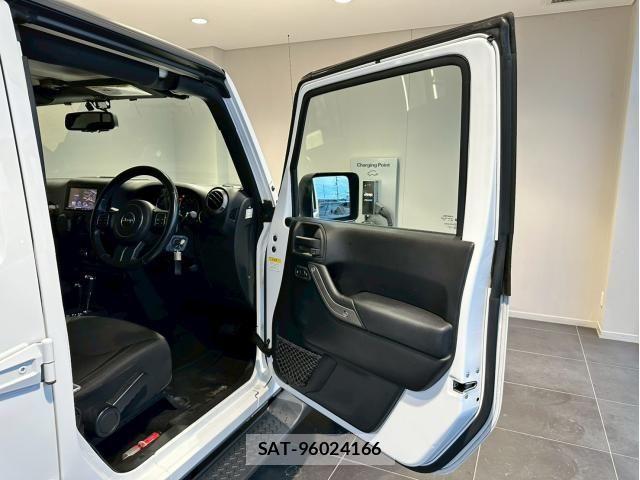 Jeep WRANGLER 2015-09 8130767-10