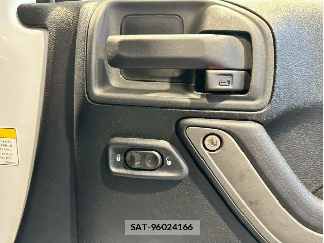 Jeep WRANGLER 2015-09 8130767-11