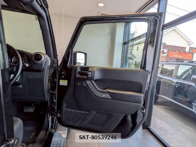 Jeep WRANGLER 2017-12 8158619-14