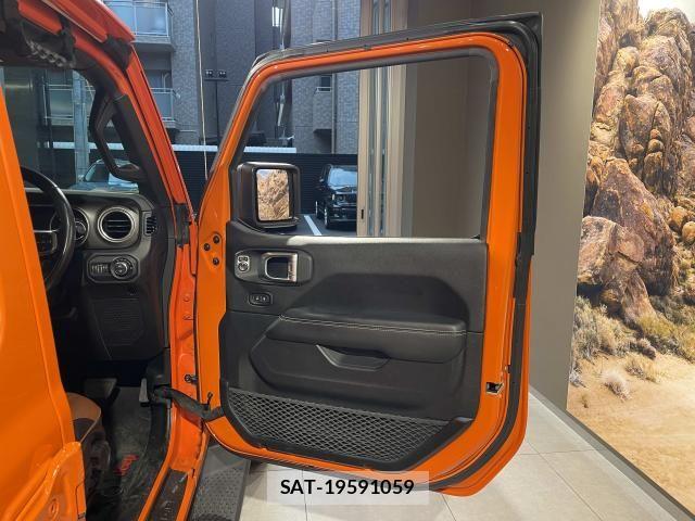 Jeep WRANGLER 2019-07 8208018-8