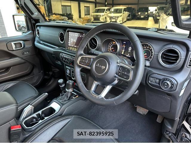 Jeep WRANGLER 2022-07 8208016-1