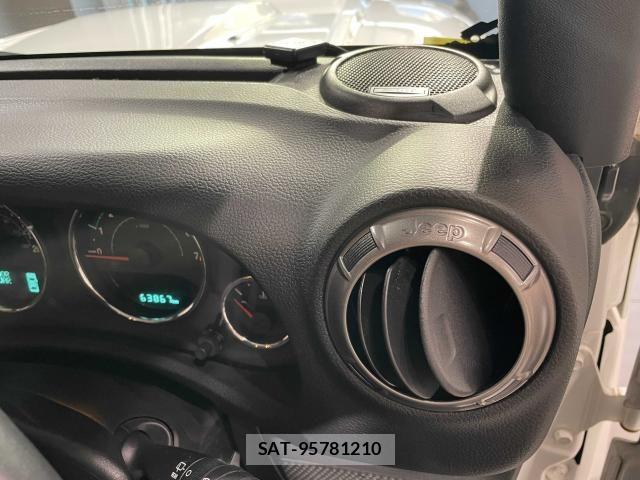 Jeep WRANGLER 2018-03 8314921-12