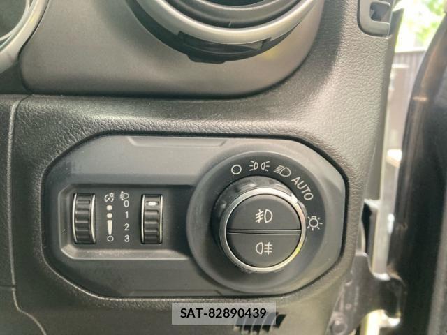 Jeep WRANGLER 2019-04 8366450-15