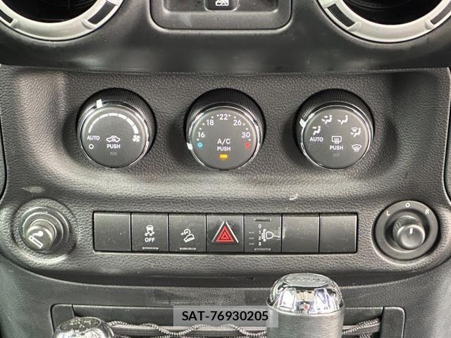 Jeep WRANGLER 2018-06 8742950-9