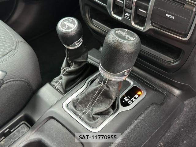 Jeep WRANGLER 2020-06 8880220-12