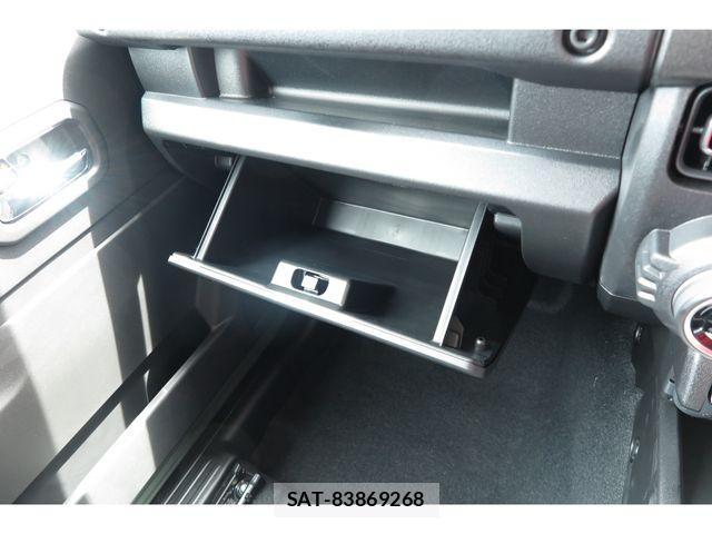 Suzuki JIMNY 2026-03 6906921-25