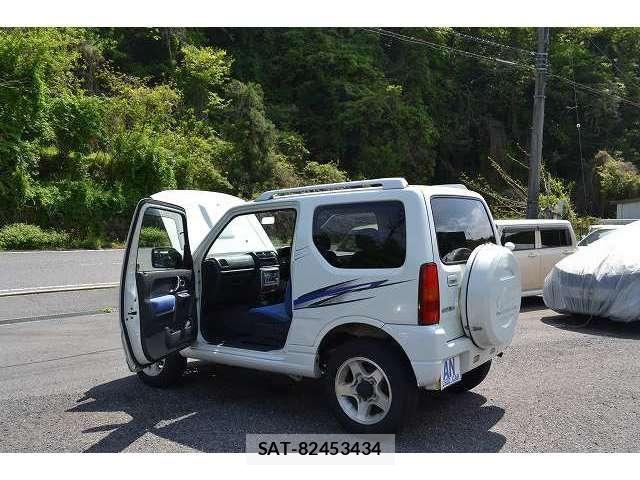 Suzuki JIMNY 2002-03 6906922-23