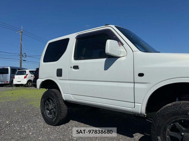 Suzuki JIMNY 2000-01 8880229-9