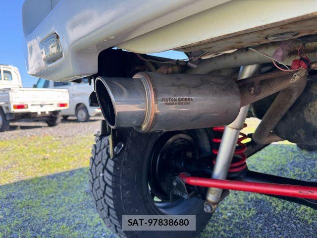 Suzuki JIMNY 2000-01 8880229-12
