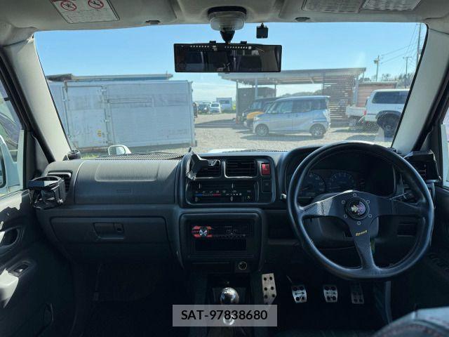 Suzuki JIMNY 2000-01 8880229-13