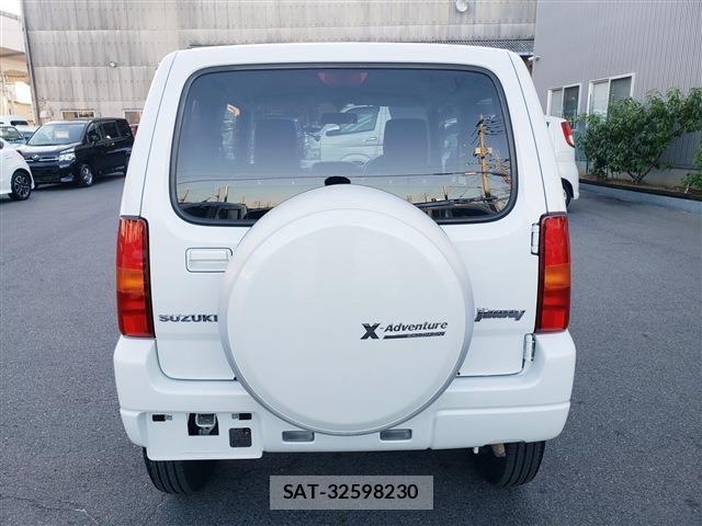 Suzuki JIMNY 2012-10 1324668-4