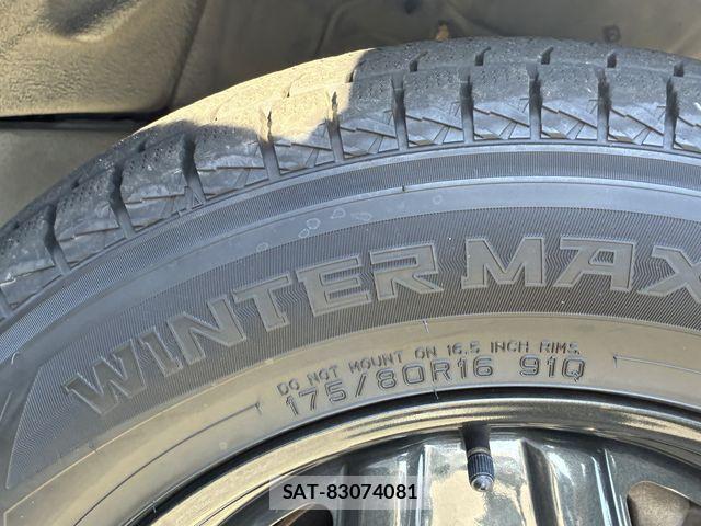 Suzuki JIMNY 2010-11 2010081-18